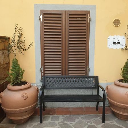 Rent Room Iacopo Capannori Bagian luar foto